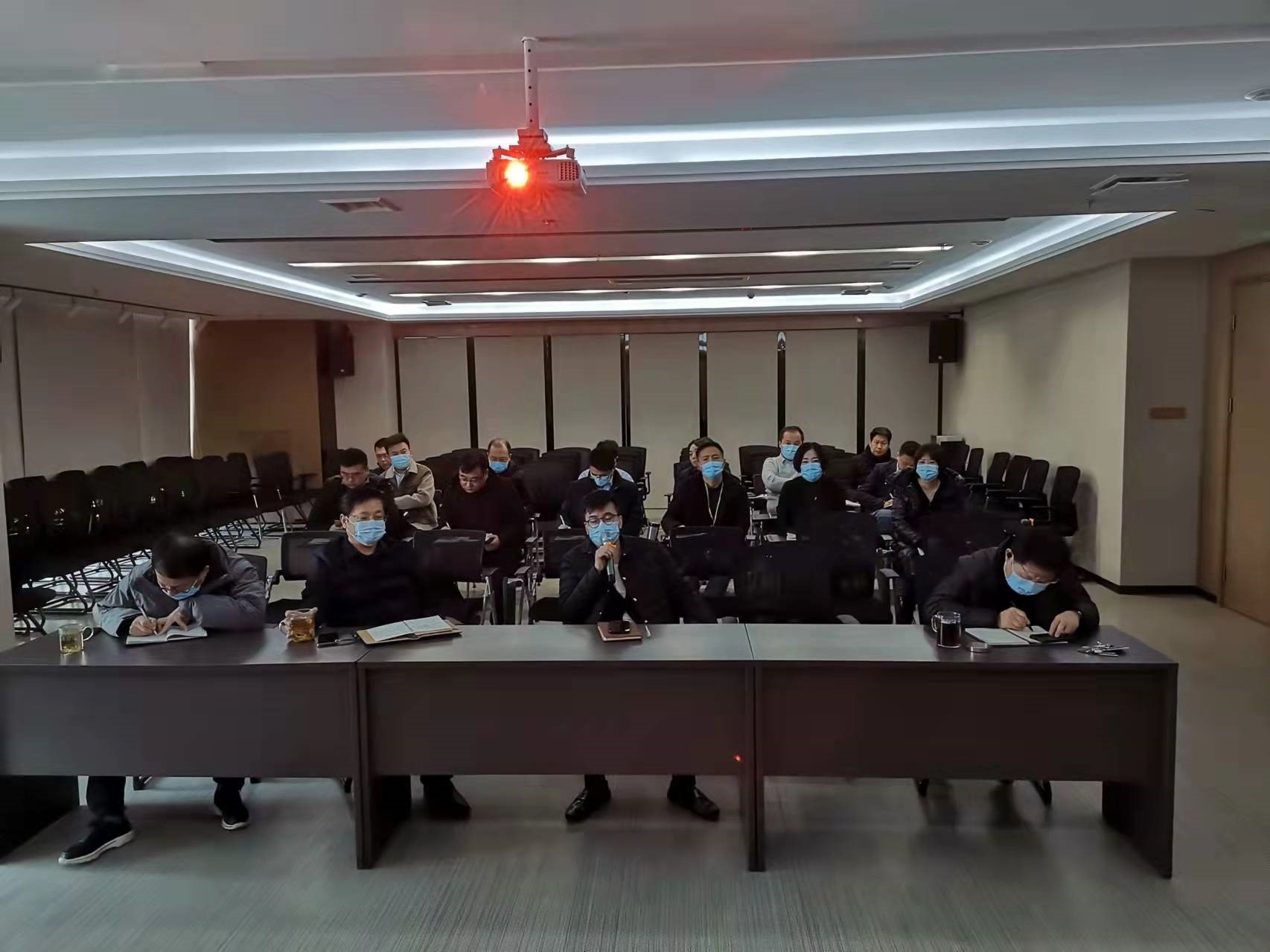 集團公司董事長、總經(jīng)理王禹澄做重要講話